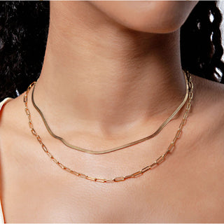 Modern and Minimalist Gold Chain Necklace at DLK